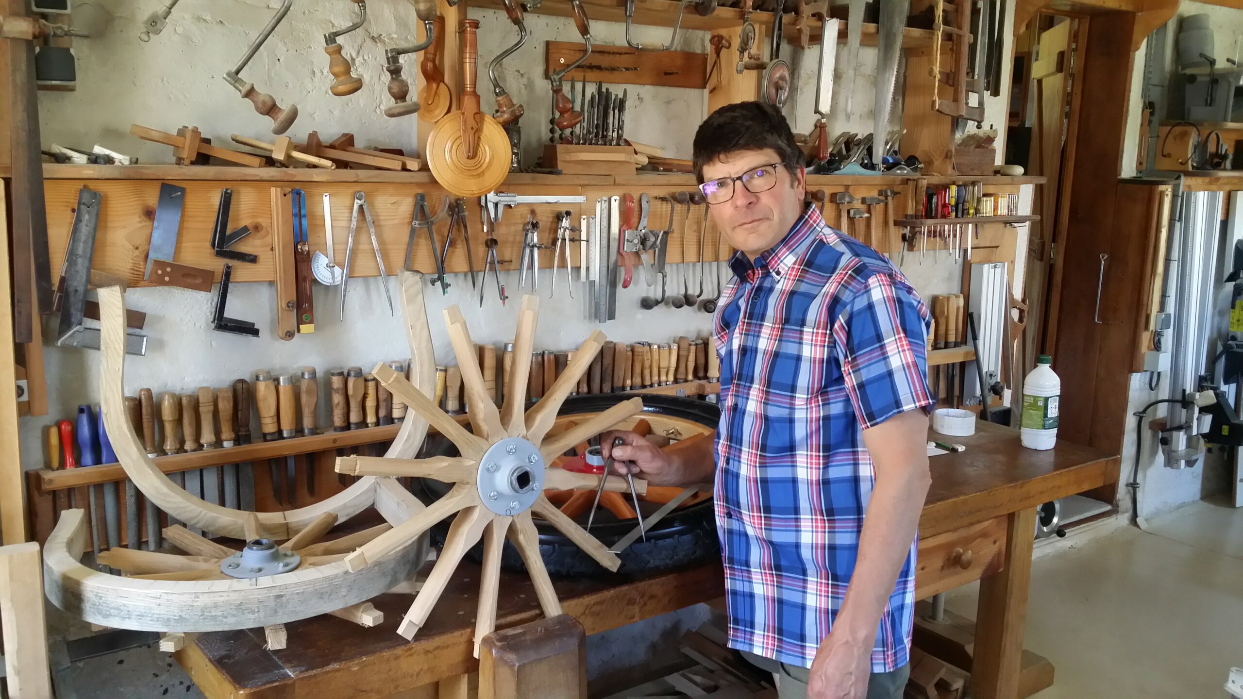 Métiers de la restauration automobile : interview d’Alain Montpied, artisan charron