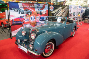 Exposition d'une Roadster TR2000