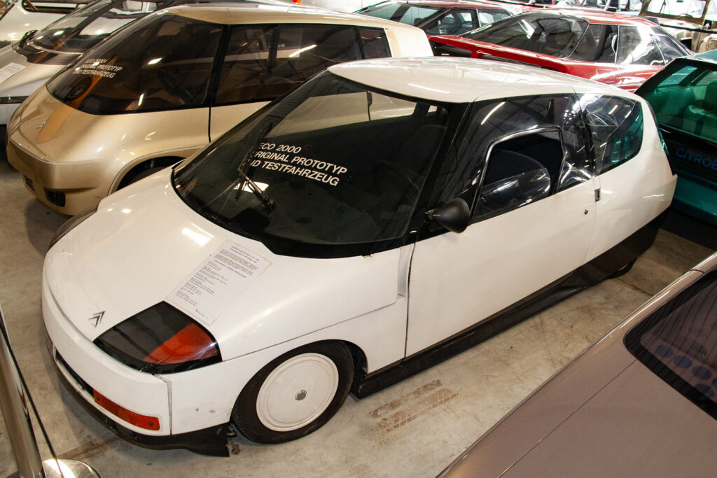 Exposition du concept Eco 2000 de l'AX Citroën
