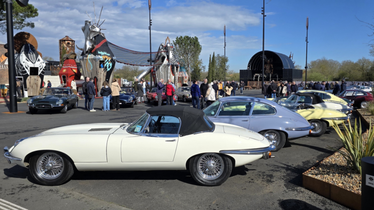 Exposition de Jaguar au site du festival Hellfest