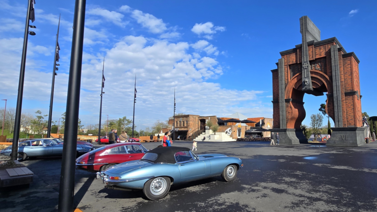 Exposition de Jaguar au site du festival Hellfest