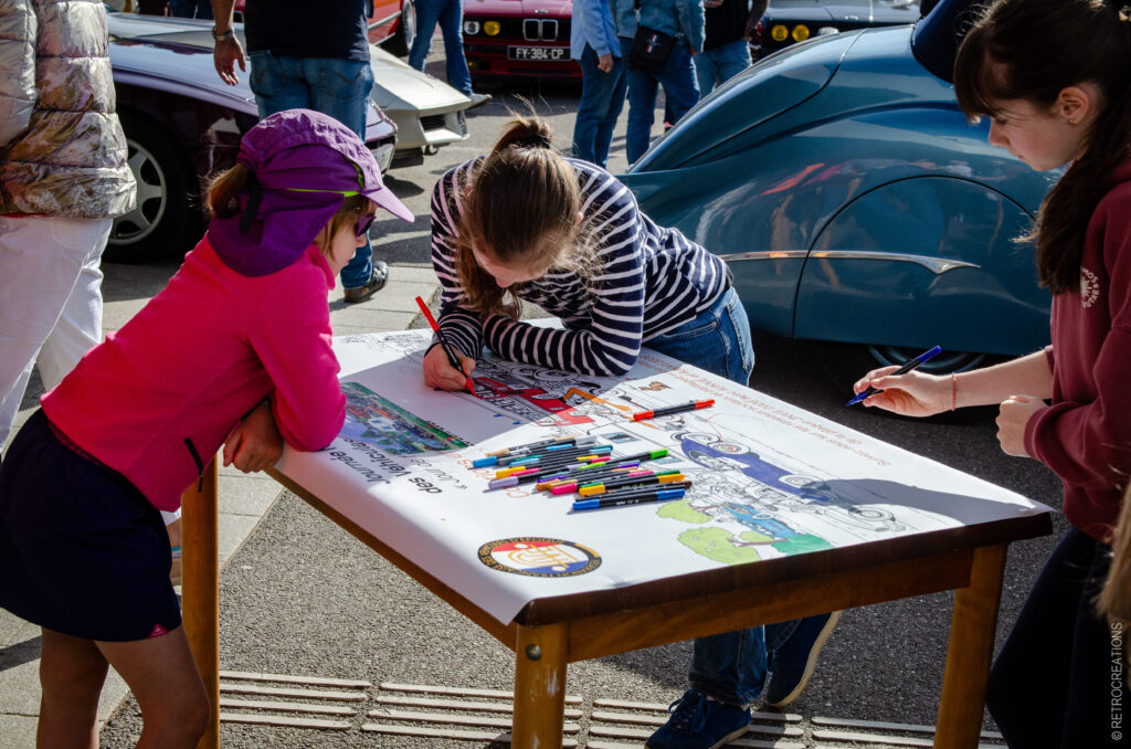 Activité coloriage par des enfants à Andlau