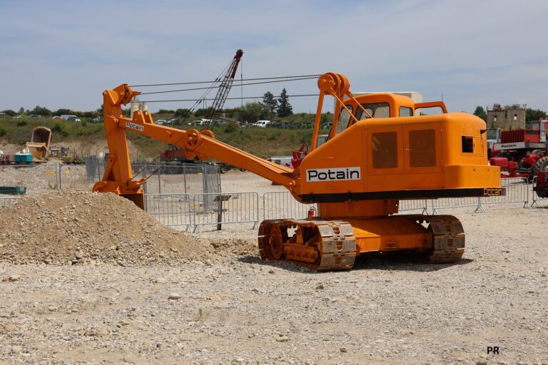 Pelle à câbles Potain type R7 orange