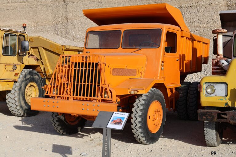 Camions bennes de travaux publics SOMUA MTP