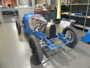 Bugatti Type 37 en pleine reconstruction