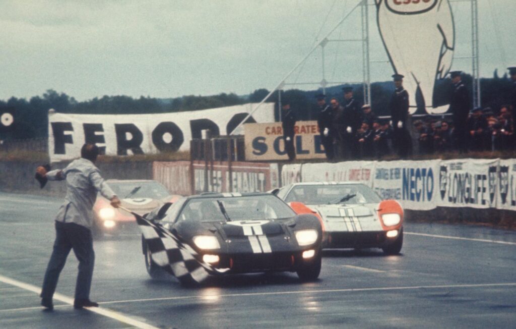 Ford GT40 au circuit du Mans