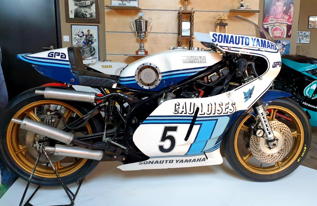 Moto Yamaha 750 TZ