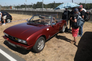 Exposition d'une 504 Cabriolets