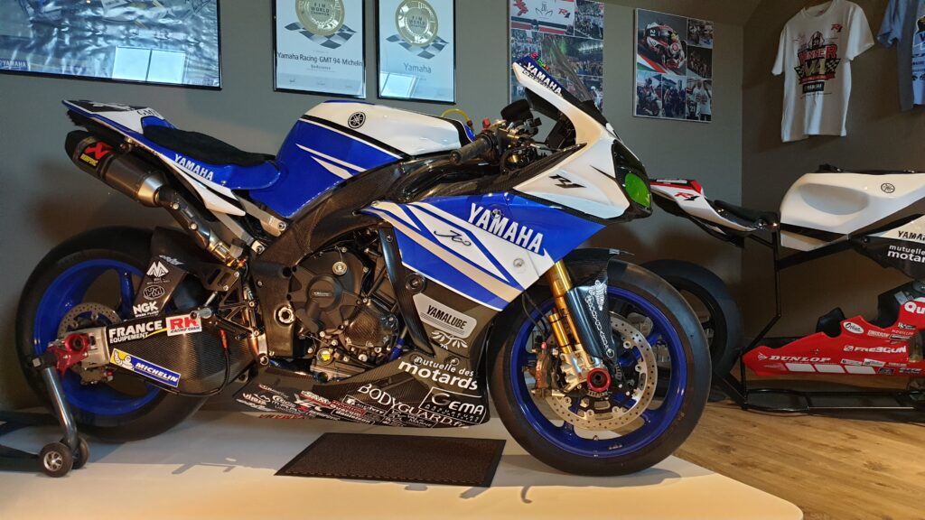 Moto Yamaha R1