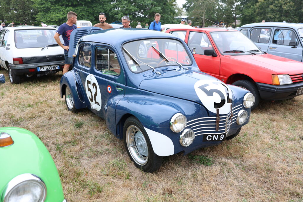 Renault 4cv 1063 réplica