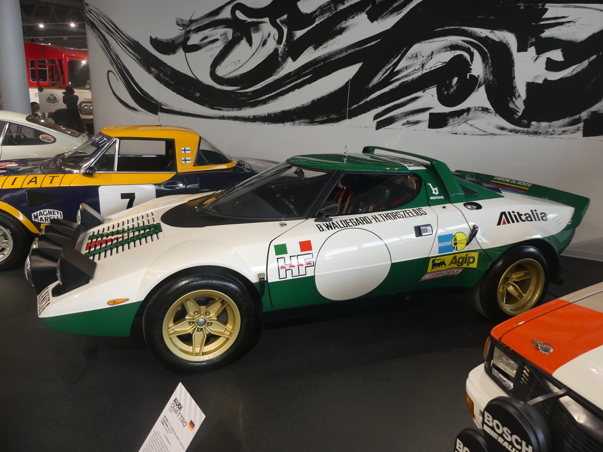 Lancia Stratos, profil en coin, arrière rablé